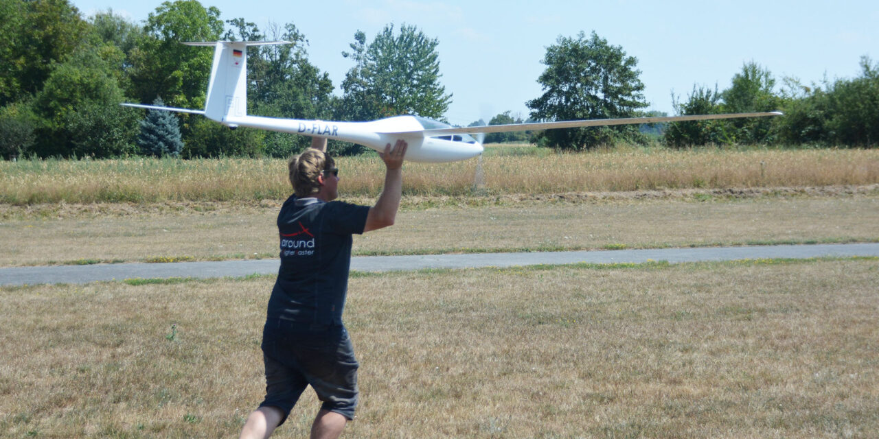 Kestrel H401 1:4 Voll CFK Hartschale – Bild 2