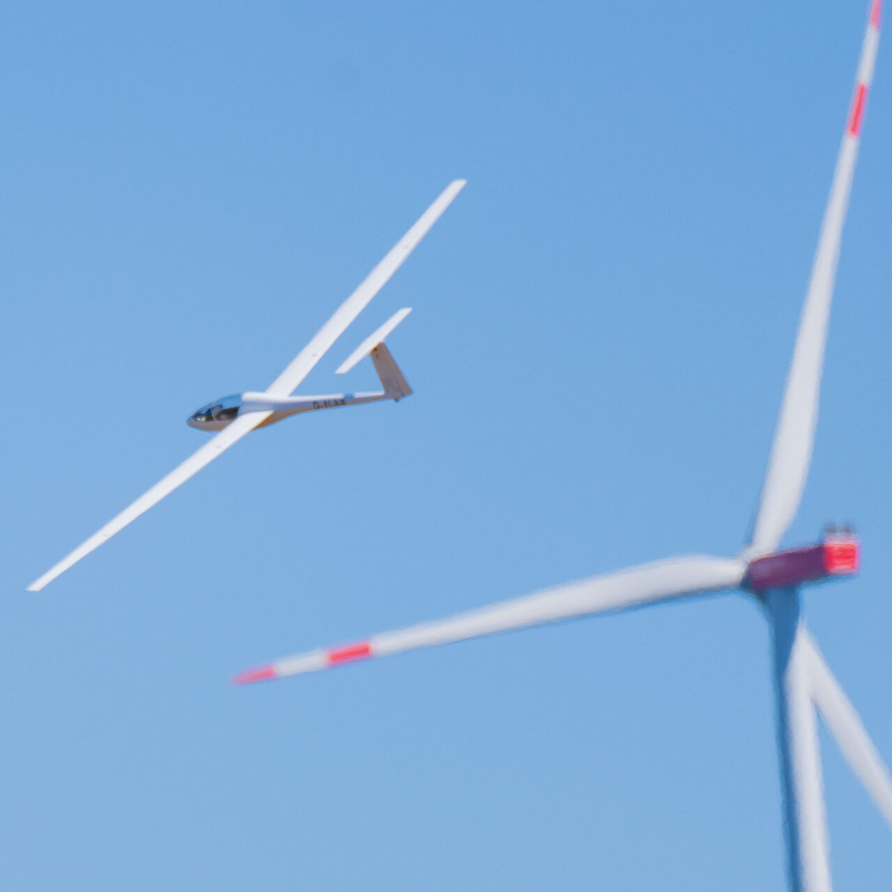 Kestrel H401 1:4 Voll CFK Hartschale – Bild 3