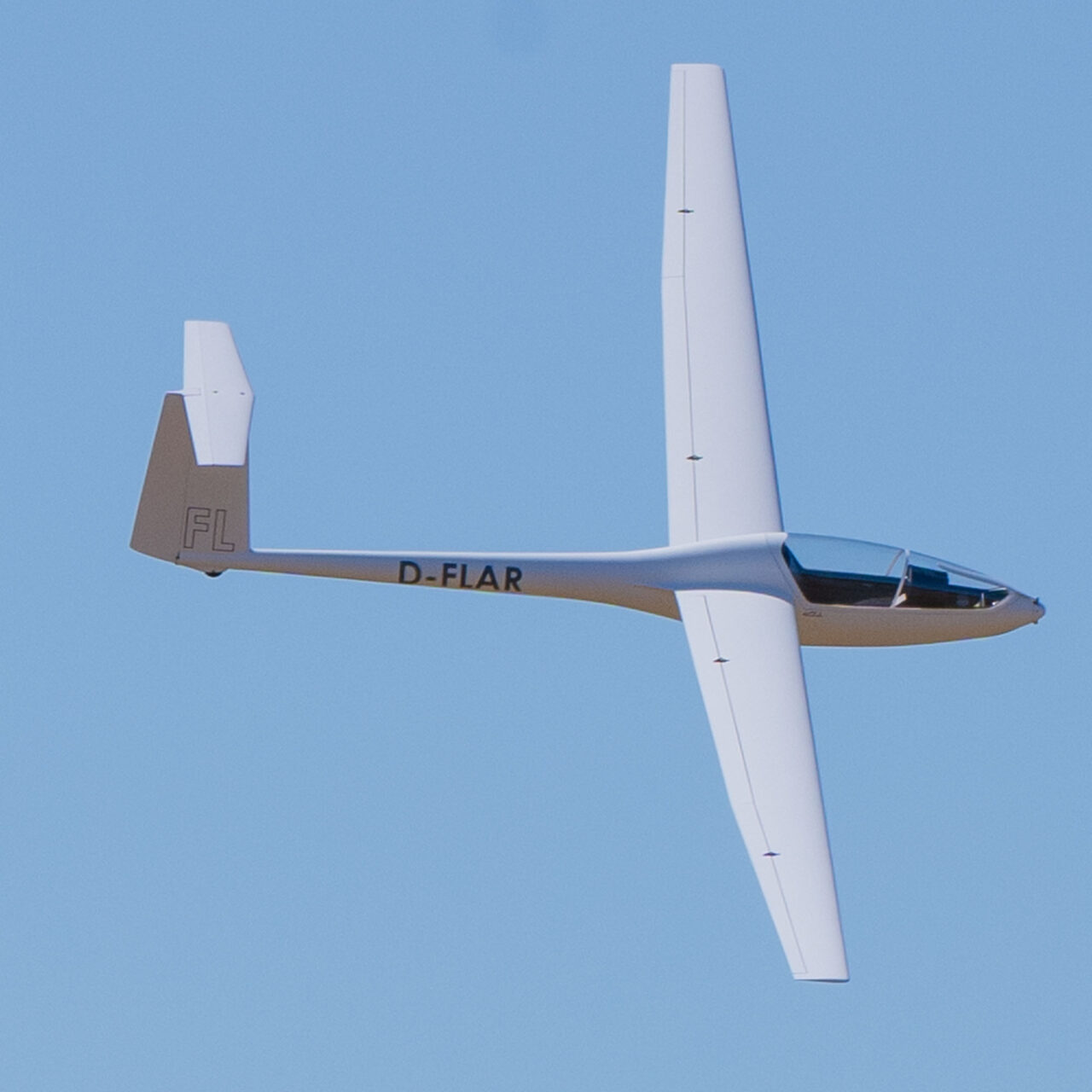 Kestrel H401 1:4 Voll CFK Hartschale – Bild 4
